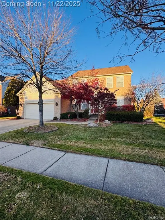 4728 Walden, Troy, MI 