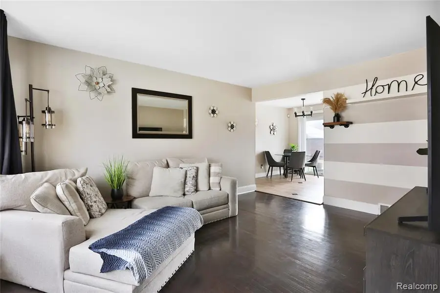 22904 Detour, Saint Clair Shores, MI  - Image #2