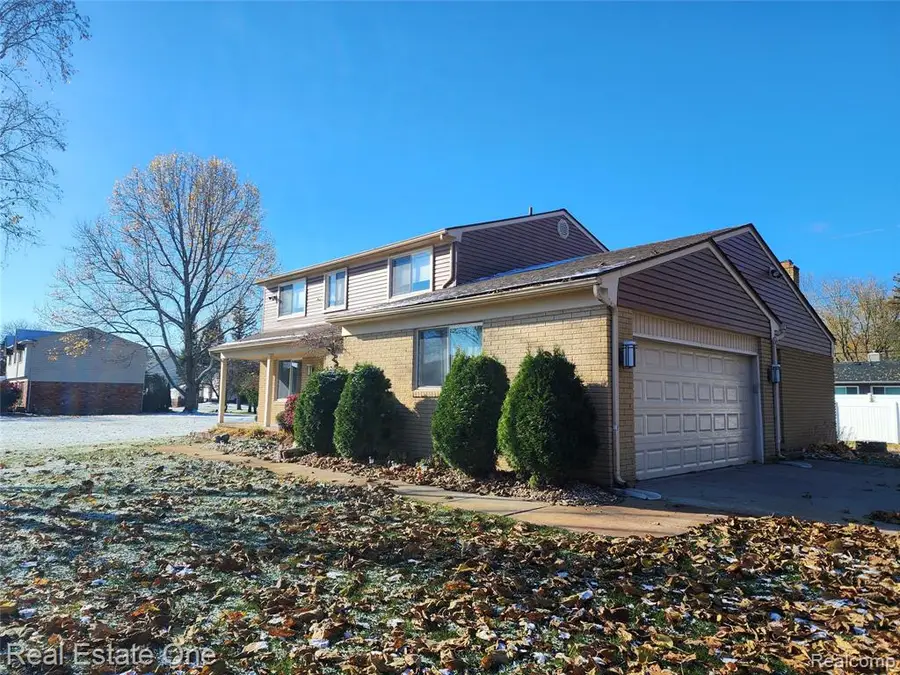 30145 Green Acres, Farmington Hills, MI  - Image #3