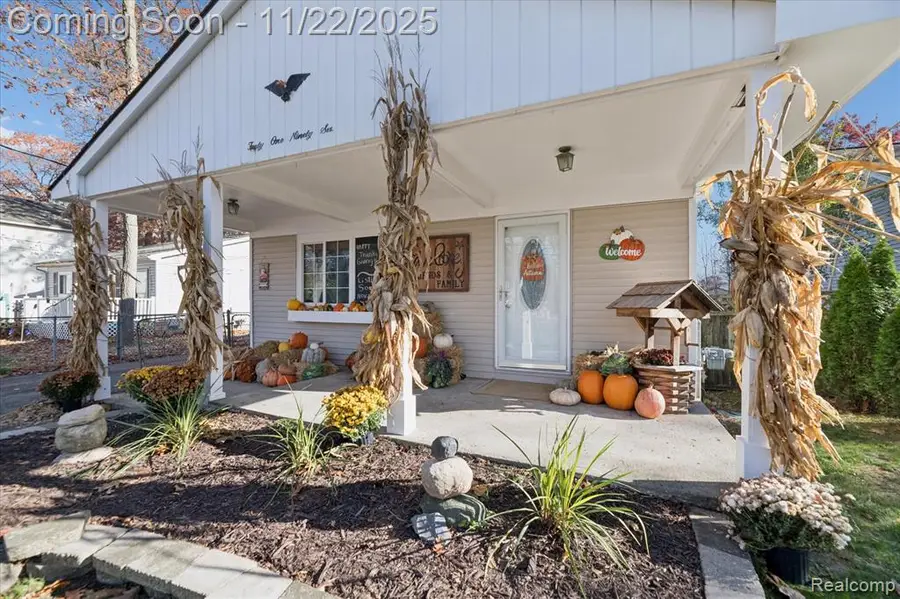 4196 Lotus, Waterford, MI  - Image #3