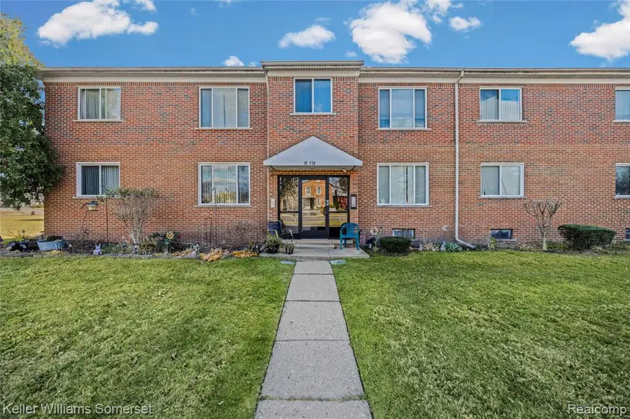 18574 Masonic #7, Fraser, MI  - Image #2