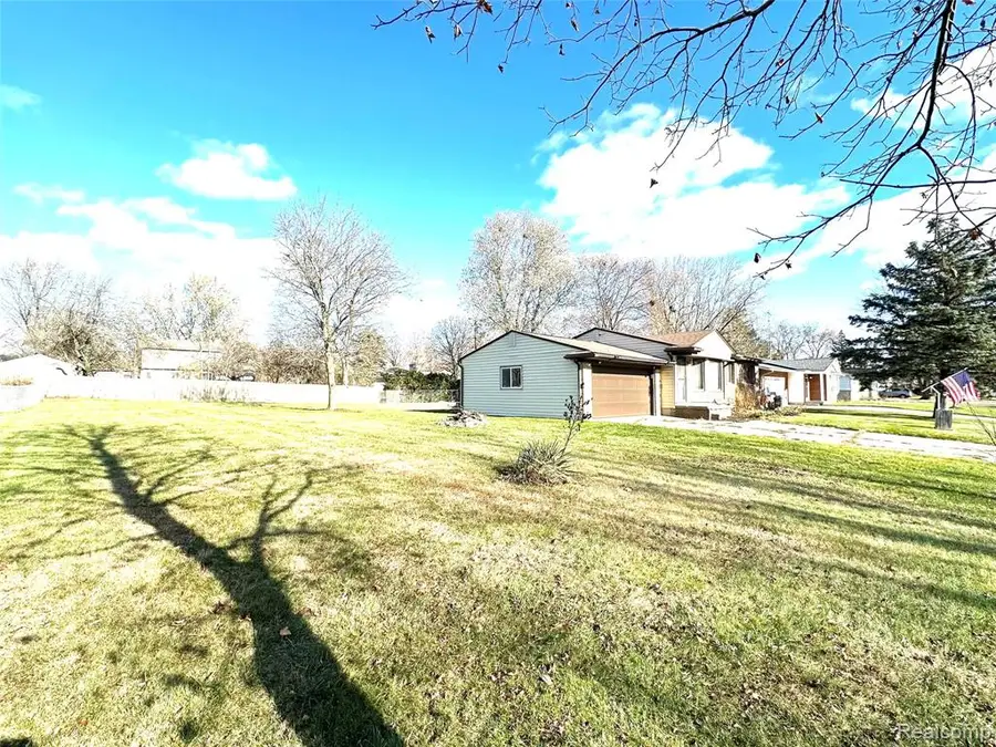 1141 Holly Spring, Grand Blanc, MI  - Image #3