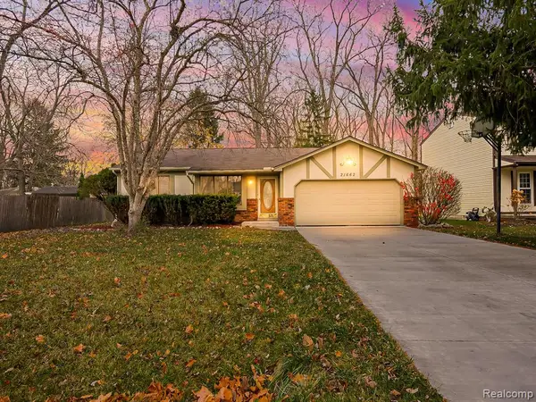 21662 Flanders, Farmington Hills, MI 