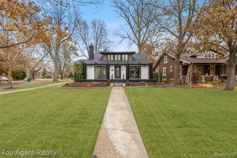 784 Barrington, Grosse Pointe Park, MI  - Image #3