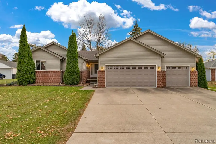 8224 Mary Ann, Shelby Charter Township, MI  - Image #2