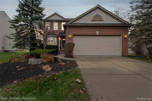 9894 High Meadow, Ypsilanti, MI 