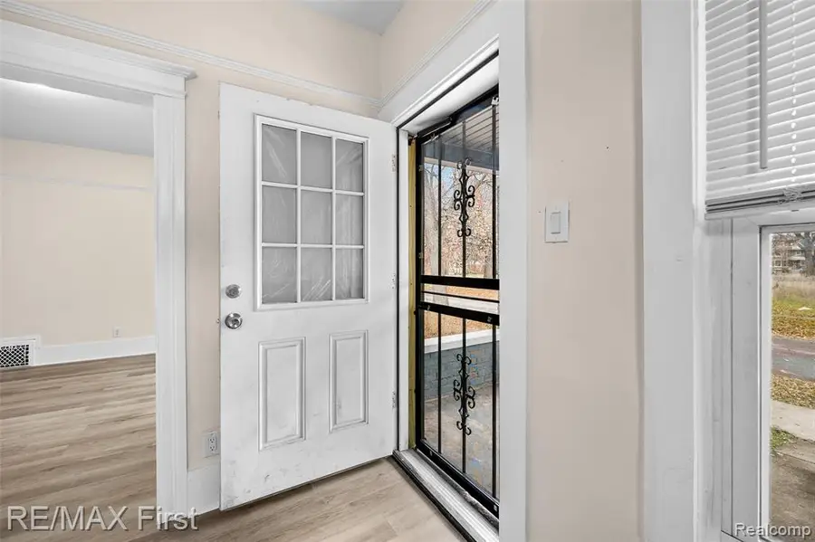 556 Leicester, Detroit, MI 48202 - #3