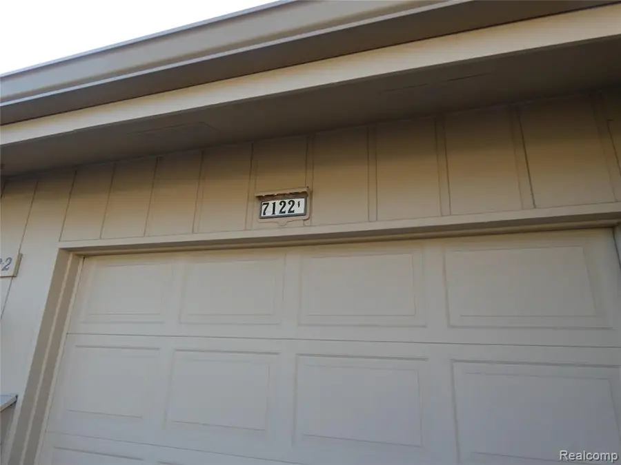 7122 Pebble Park, West Bloomfield, MI  - Image #2