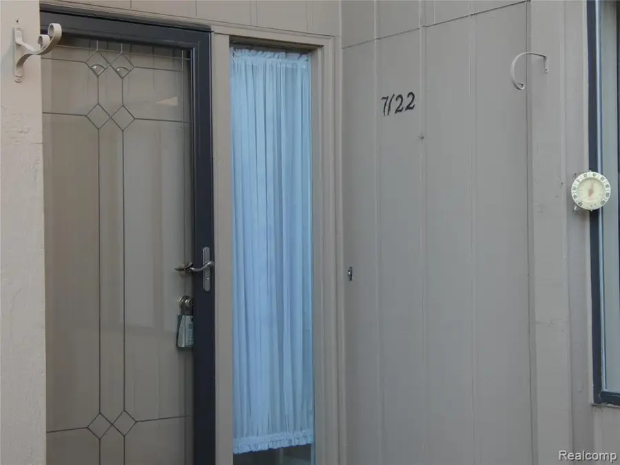 7122 Pebble Park, West Bloomfield, MI  - Image #3