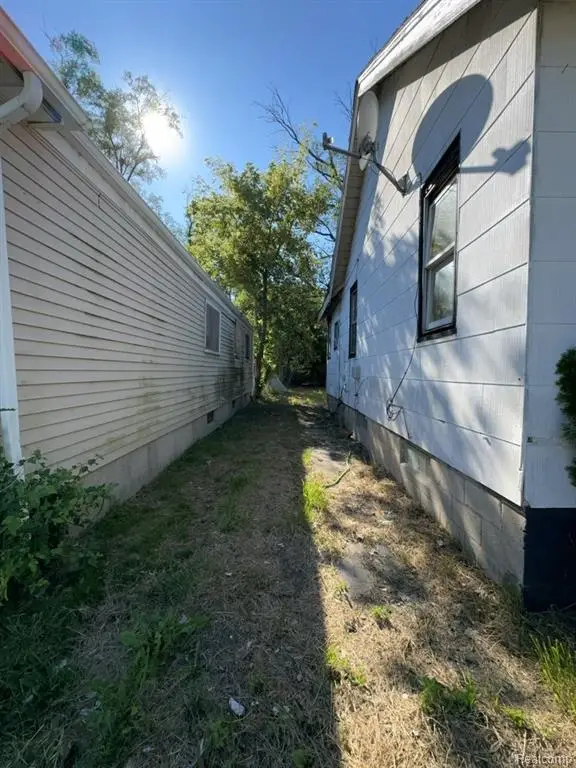 19751 Oakfield, Detroit, MI 48235 - #3