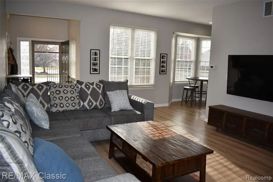 29424 Regents Pointe #62, Farmington Hills, MI  - Image #3