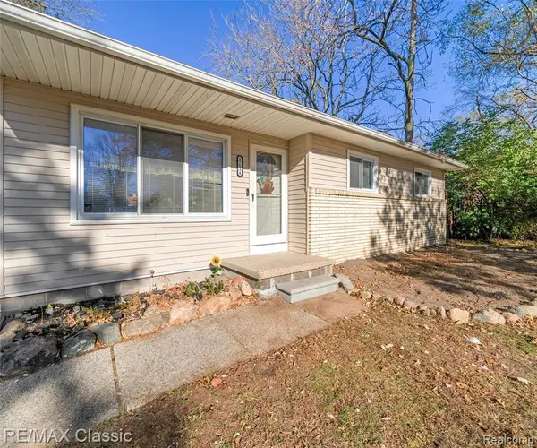 37534 Van Petten, Romulus, MI 