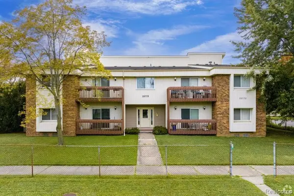 35775 Union Lake, Clinton Township, MI 48035
