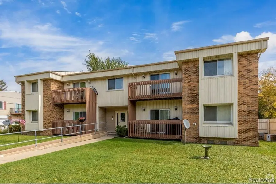 35775 Union Lake, Clinton Township, MI 48035 - #3
