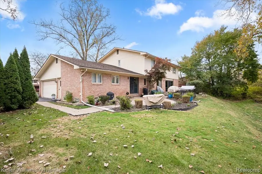 23500 Coventry Woods, Southfield, MI 48034 - #2