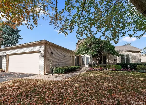 5129 Woodlands, Bloomfield Hills, MI 