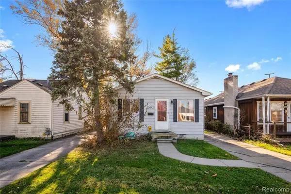 20842 Ridgemont, Harper Woods, MI 