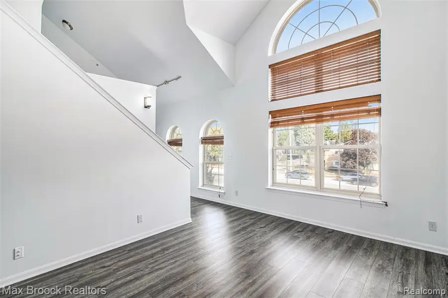 3274 Camden, Troy, MI  - Image #3