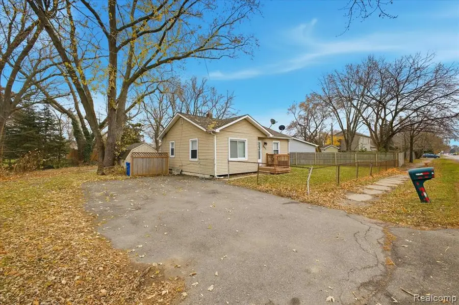 2878 N Williams Lake, Adrian, MI  - Image #3