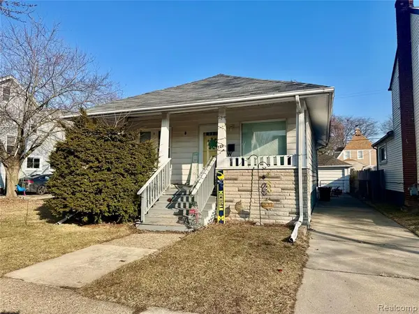 722 Kings, Wyandotte, MI 48192