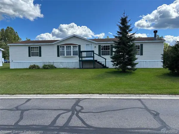 315 Orchard Cove, Otisville, MI 