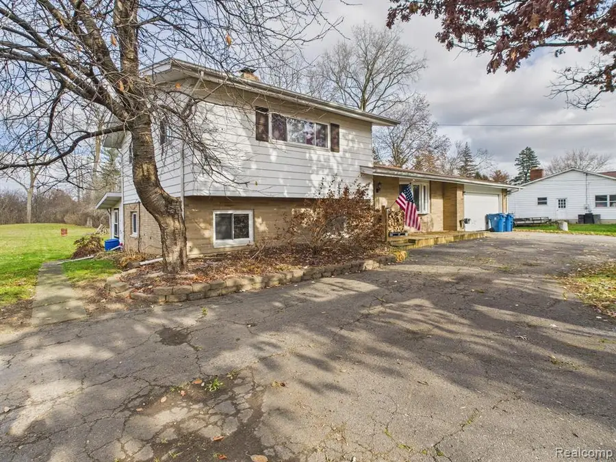 1256 W Rowland, Grand Blanc, MI  - #3