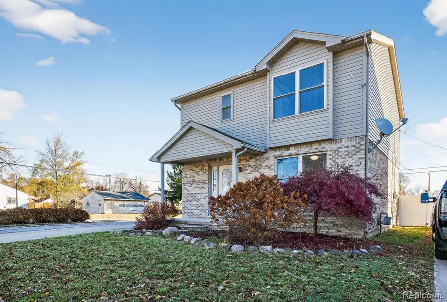 15613 Burr, Taylor, MI  - #3