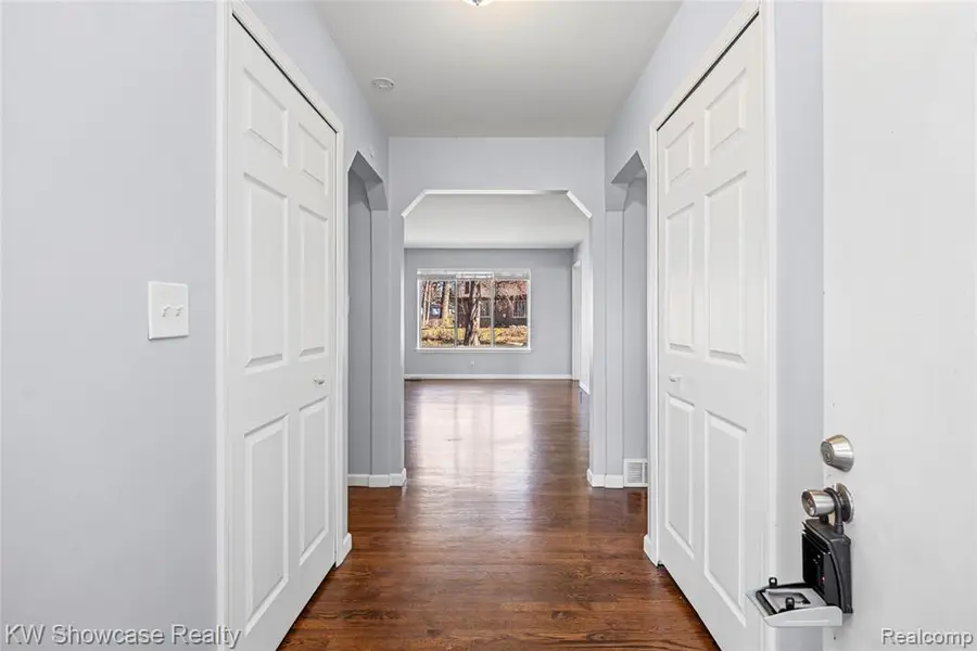 20530 Secluded, Southfield, MI  - Image #3