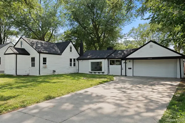 23819 Wellington, Warren, MI 