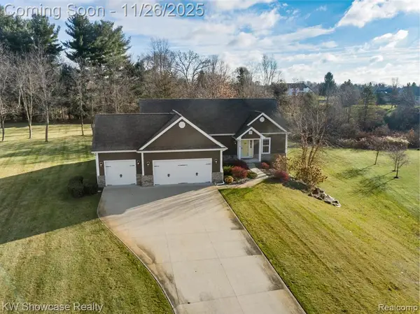 2434 Collendale, Commerce Twp, MI 