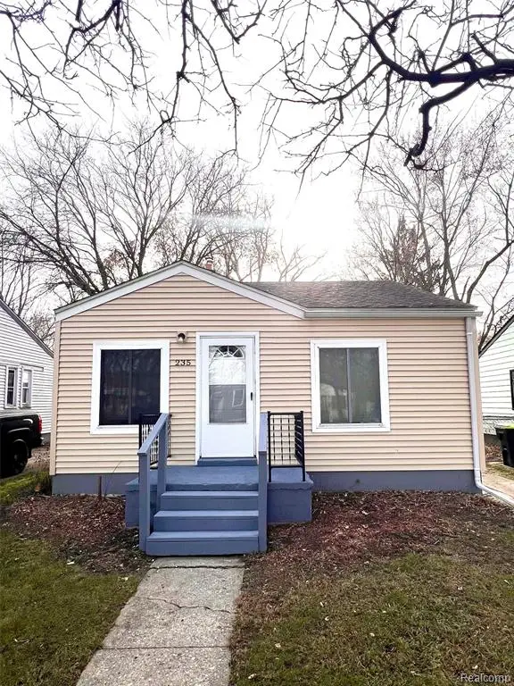 235 W Rutgers, Pontiac, MI  - Image #1