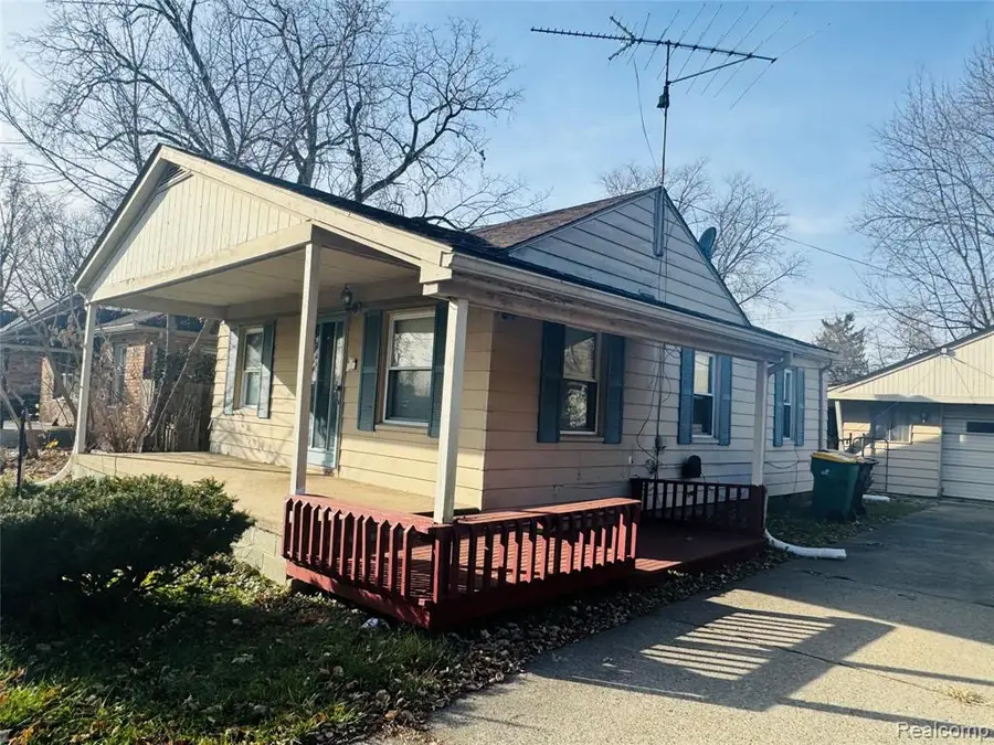 22117 Haynes, Farmington Hills, MI  - Image #2