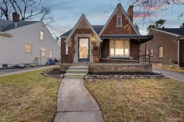 8060 Edward, Center Line, MI 48015