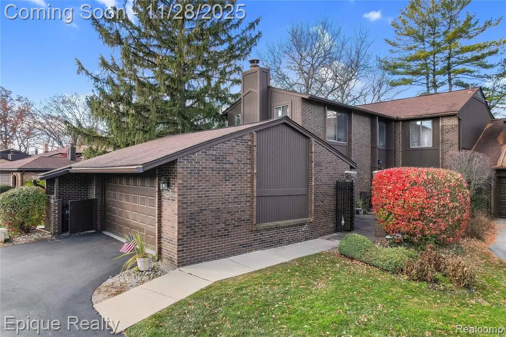2164 Bordeaux, West Bloomfield, MI  - Image #1