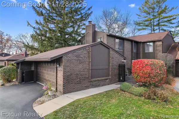 2164 Bordeaux, West Bloomfield, MI 