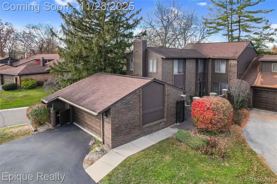 2164 Bordeaux, West Bloomfield, MI  - Image #3