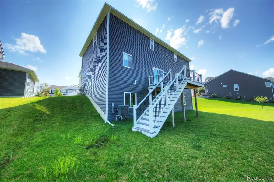 3040 Bogues View, Howell, MI  - Image #3