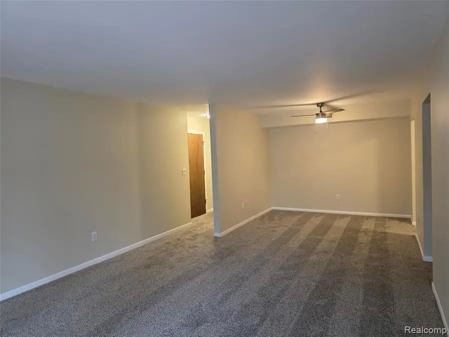 30795 Shiawassee #A-7, Farmington, MI  - Image #2