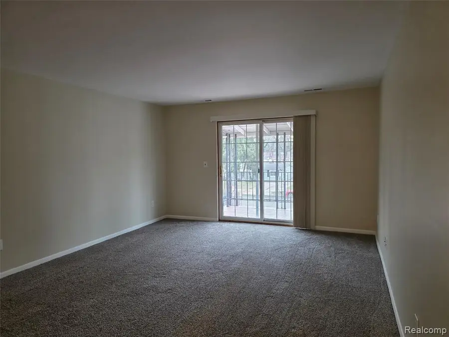 30795 Shiawassee #A-7, Farmington, MI  - Image #3