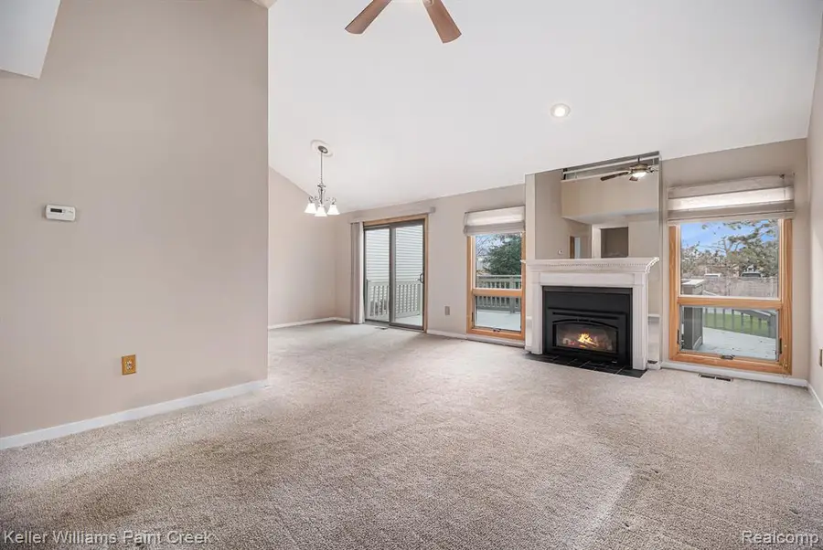 521 Oxford, Rochester Hills, MI  - Image #3