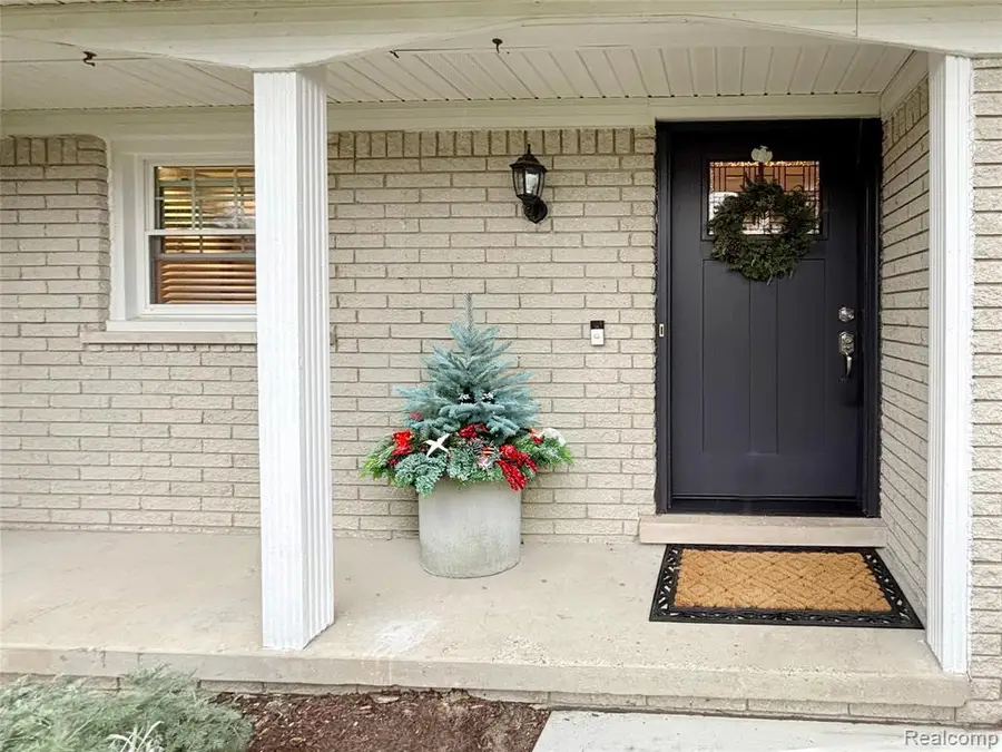 5541 Meadow, Shelby Charter Township, MI  - Image #2