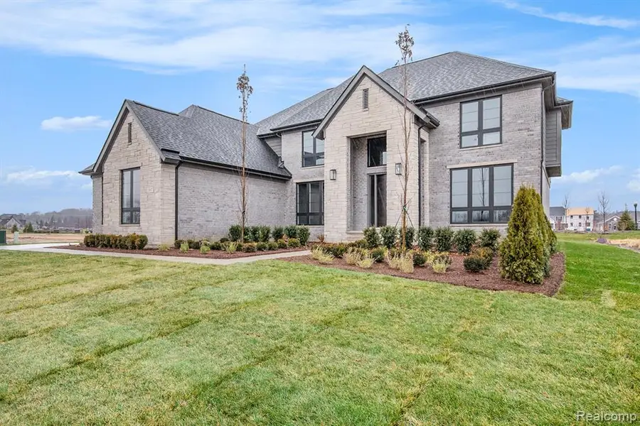 13937 Regatta Bay, Shelby Township, MI 48315 - Image #2