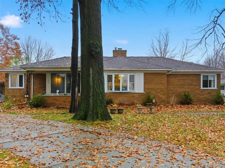 15491 18 Mile, Clinton Township, MI  - Image #2