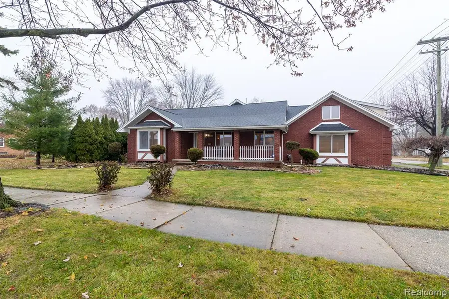 30000 Oakgrove, Saint Clair Shores, MI 48082 - #3
