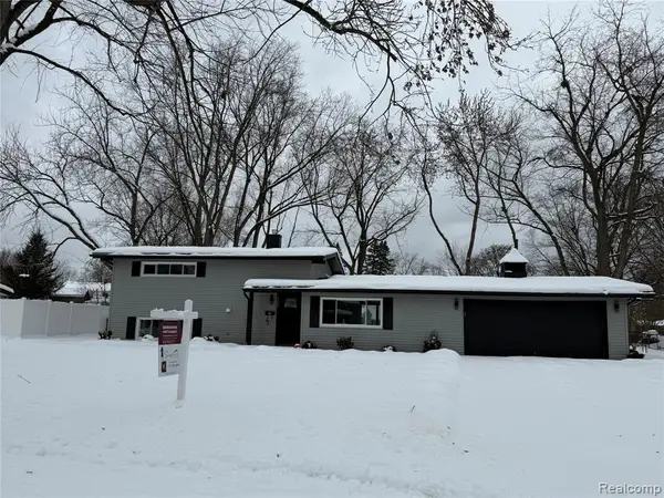 3568 Warringham, Waterford, MI 