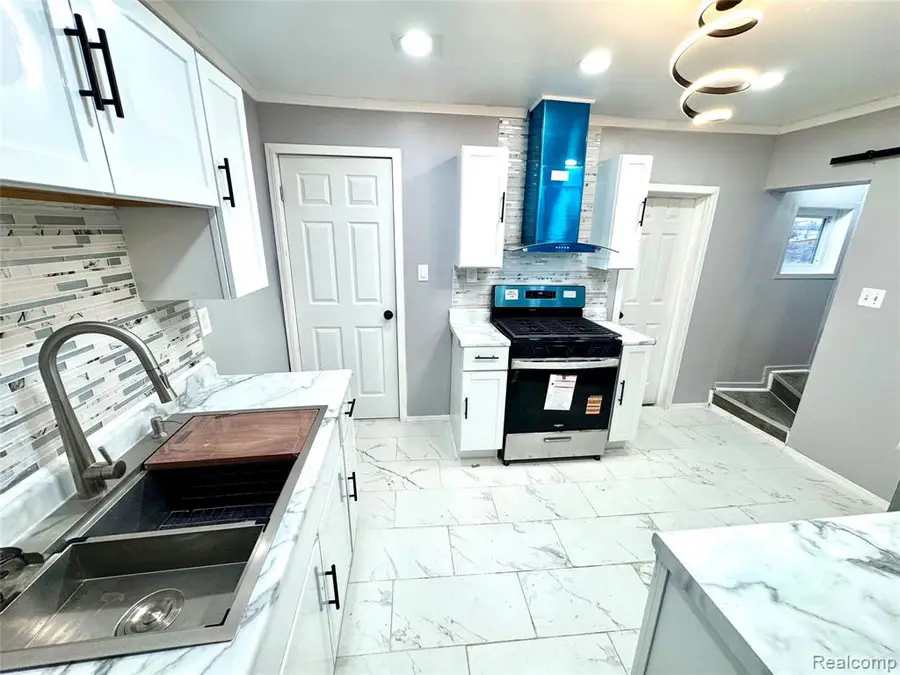 618 N 1st, Chesaning, MI 48616 - #3