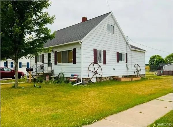 323 N Bankson, Saint Louis, MI 