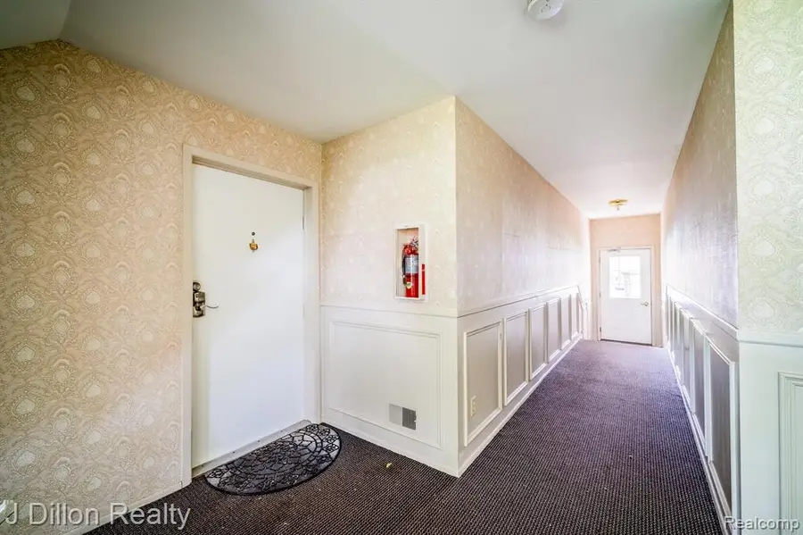 653 E Fox Hills #49, Bloomfield Hills, MI  - Image #3
