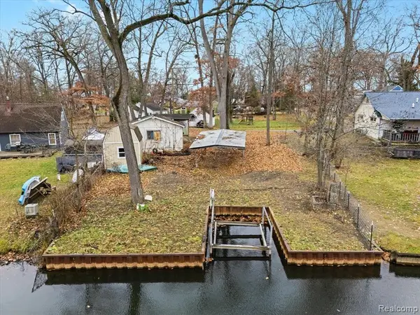 4370 Leroy, White Lake, MI 