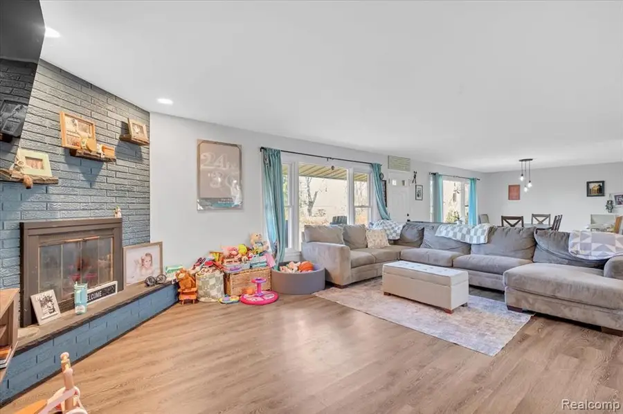 1240 Farnsworth, Lapeer, MI 48446 - #3